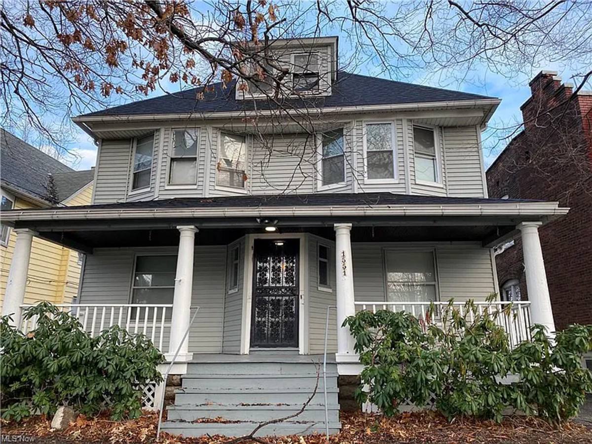 Townhouse for rent at 1555 E 118th St, Cleveland, OH 44106