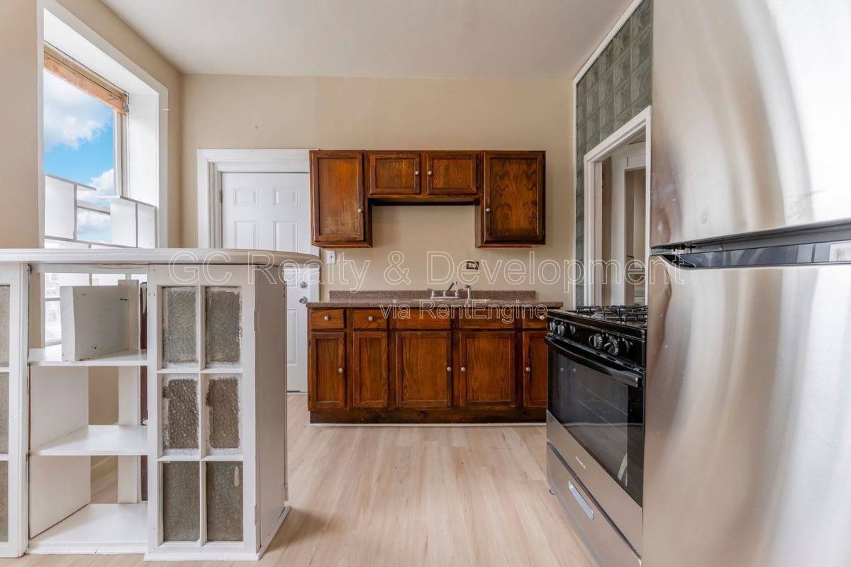 Apartment for rent at 3328 W Chicago Ave #2R, Chicago, IL 60651