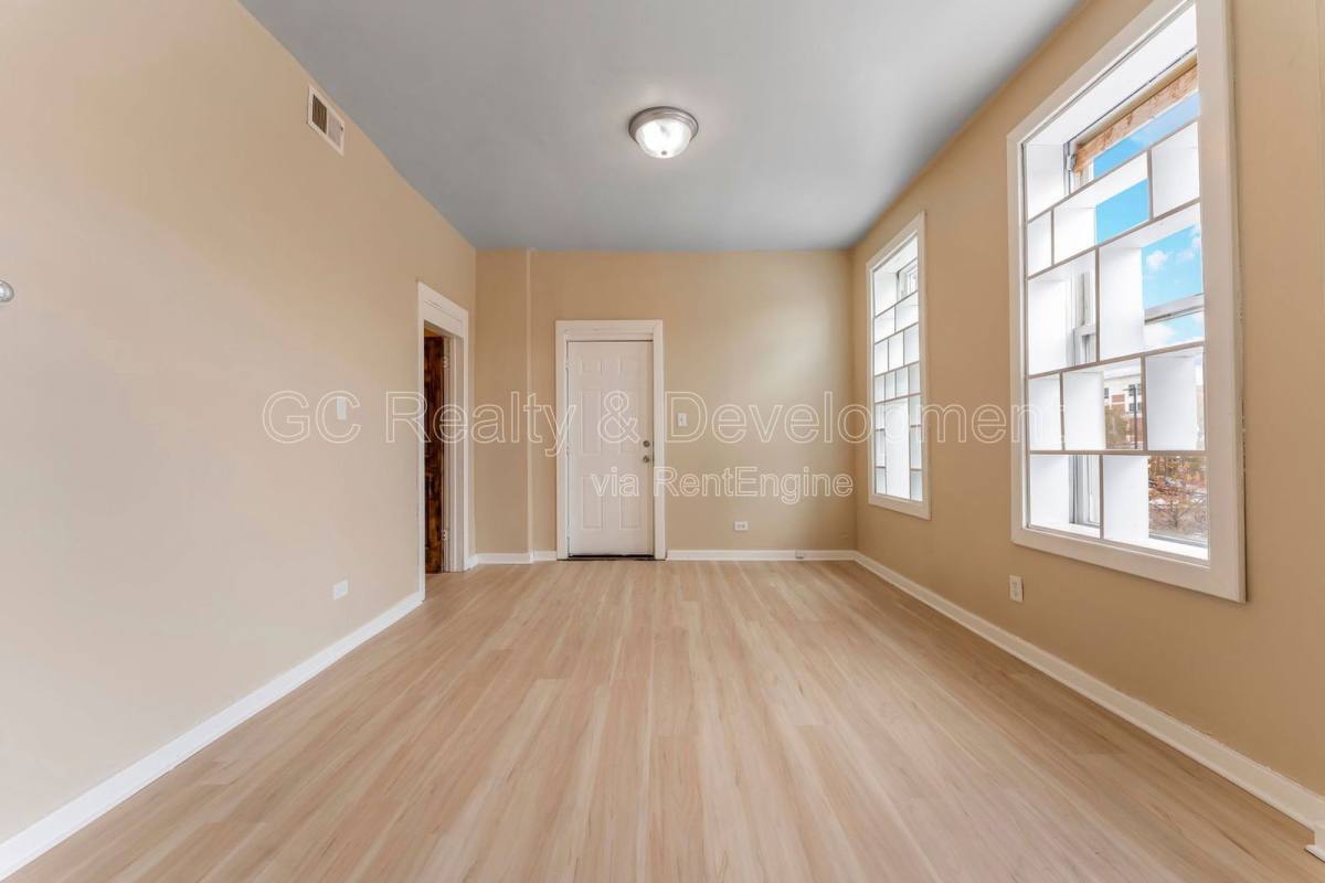 Apartment for rent at 3328 W Chicago Ave #2R, Chicago, IL 60651