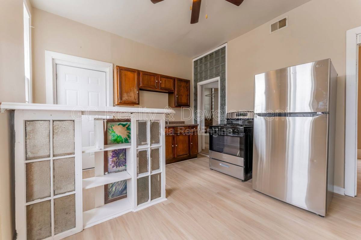 Apartment for rent at 3328 W Chicago Ave #2R, Chicago, IL 60651