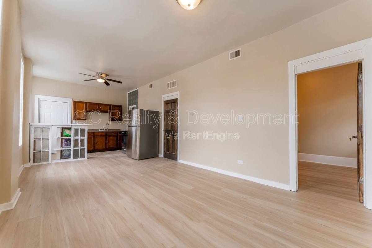 Apartment for rent at 3328 W Chicago Ave #2R, Chicago, IL 60651