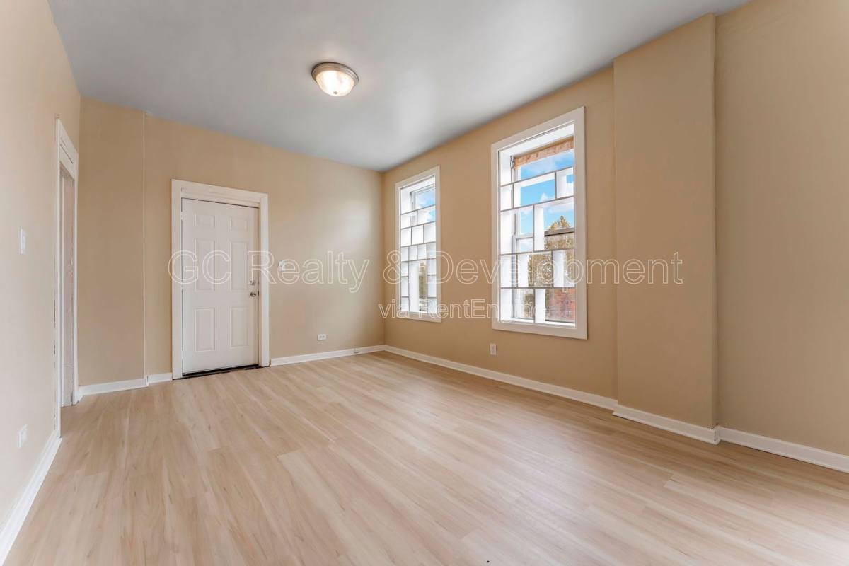 Apartment for rent at 3328 W Chicago Ave #2R, Chicago, IL 60651