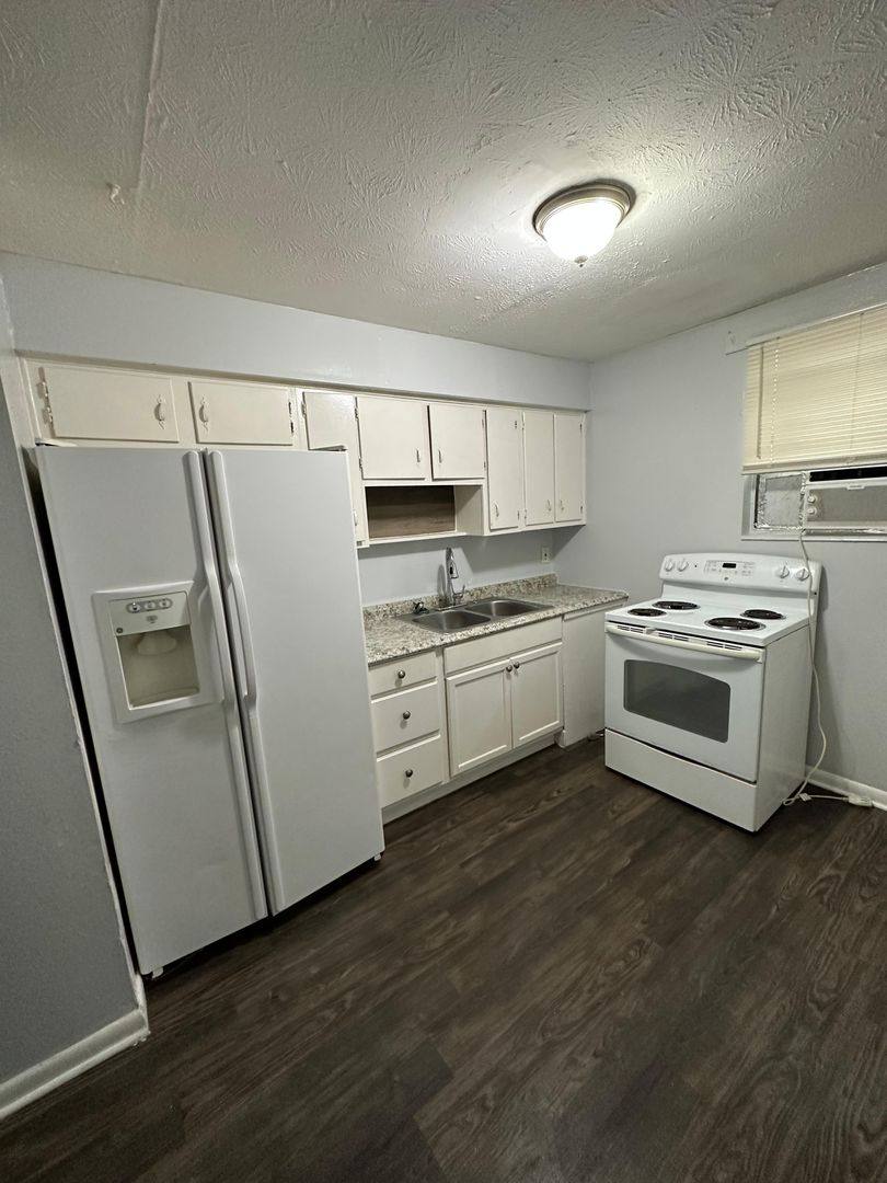 Apartment for rent at 1625 W 26th St, Jacksonville, FL 32209