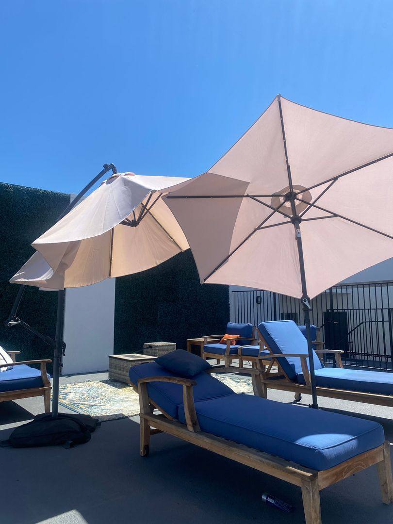 Townhouse for rent at 10650 Moorpark St, North Hollywood, CA 91602