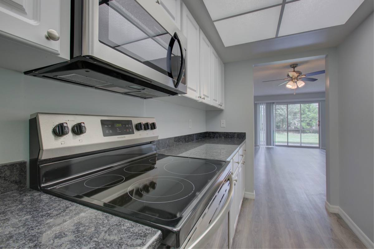Apartment for rent at 3701 Webber St, Sarasota, FL 34232