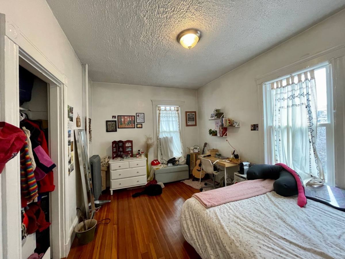 Apartment for rent at 160 Kelton St #1A, Allston, MA 02134