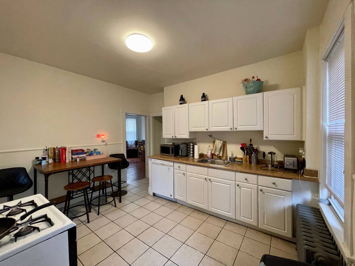 Apartment for rent at 160 Kelton St #1A, Allston, MA 02134