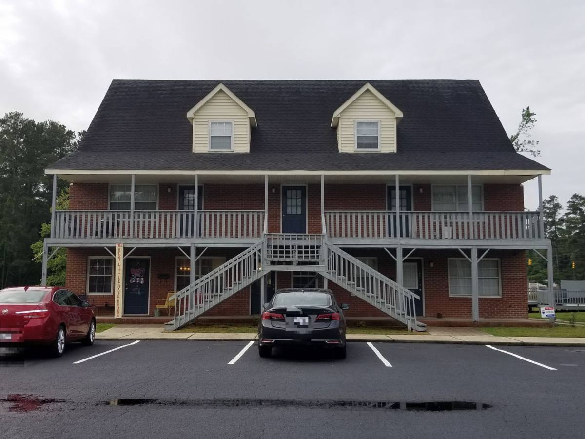 Apartment for rent at 700 N Roberts Ave, Lumberton, NC 28358