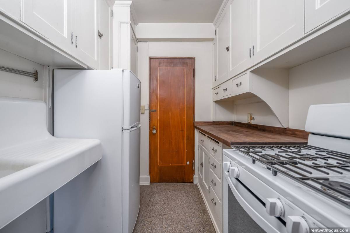 Apartment for rent at 512-520 Algoma Blvd, Oshkosh, WI 54901