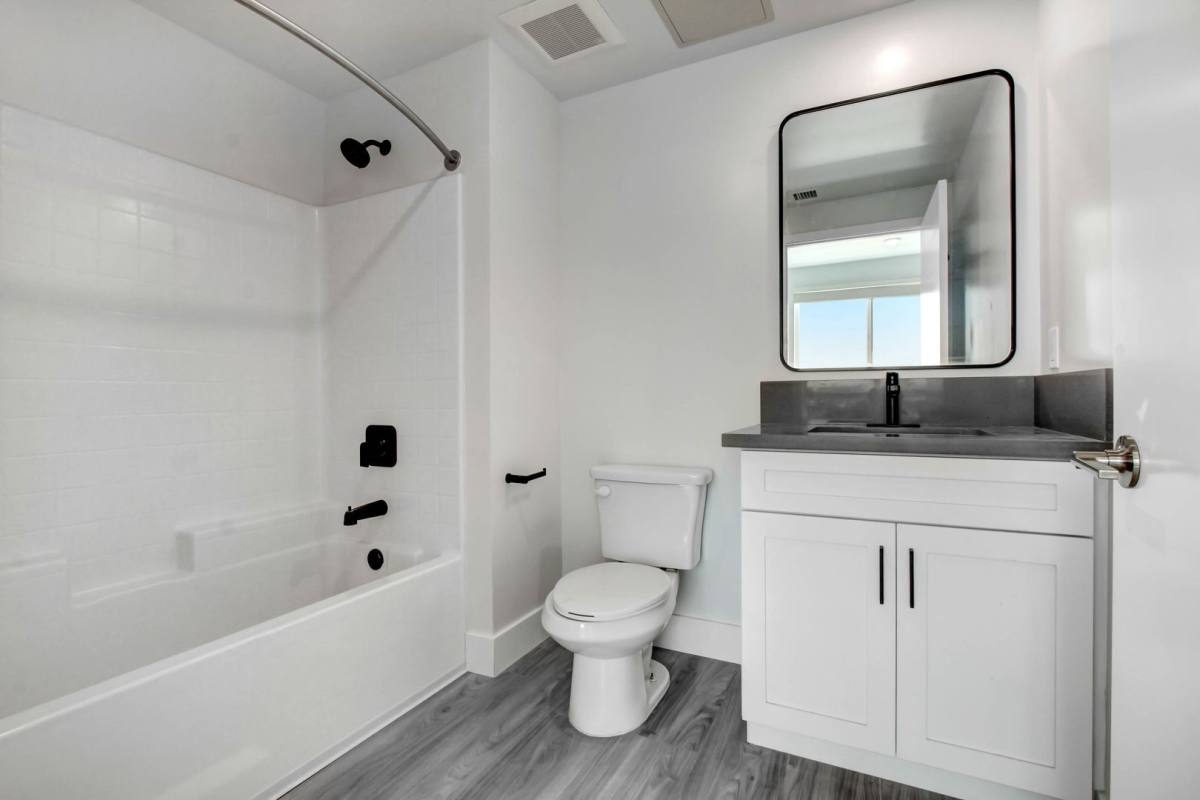 Apartment for rent at 11848 Vanowen St, North Hollywood, CA 91605