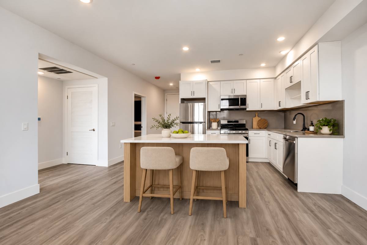 Apartment for rent at 11848 Vanowen St, North Hollywood, CA 91605