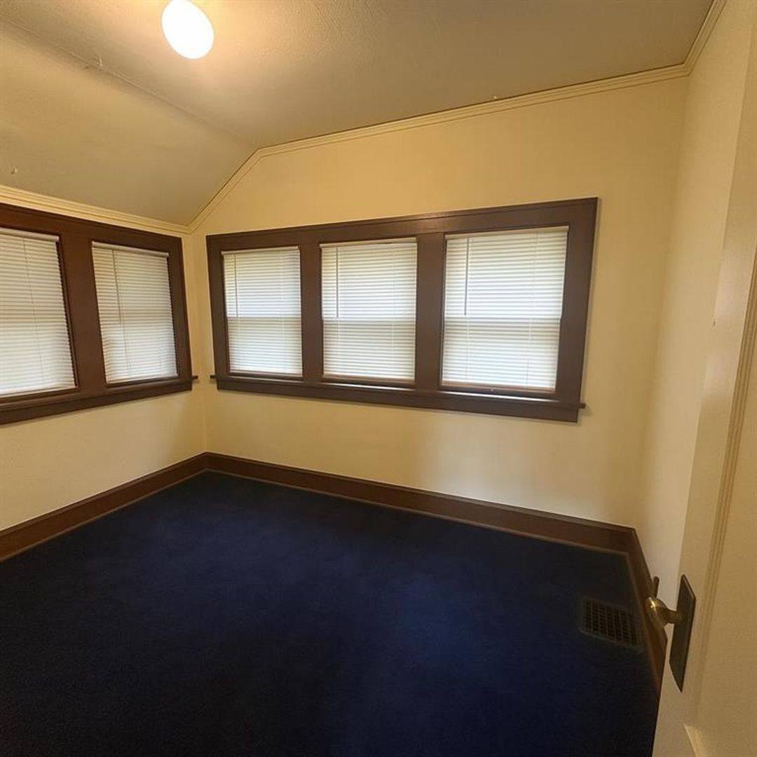 House for rent at 418 Orchard Park, Loves Park, IL 61111