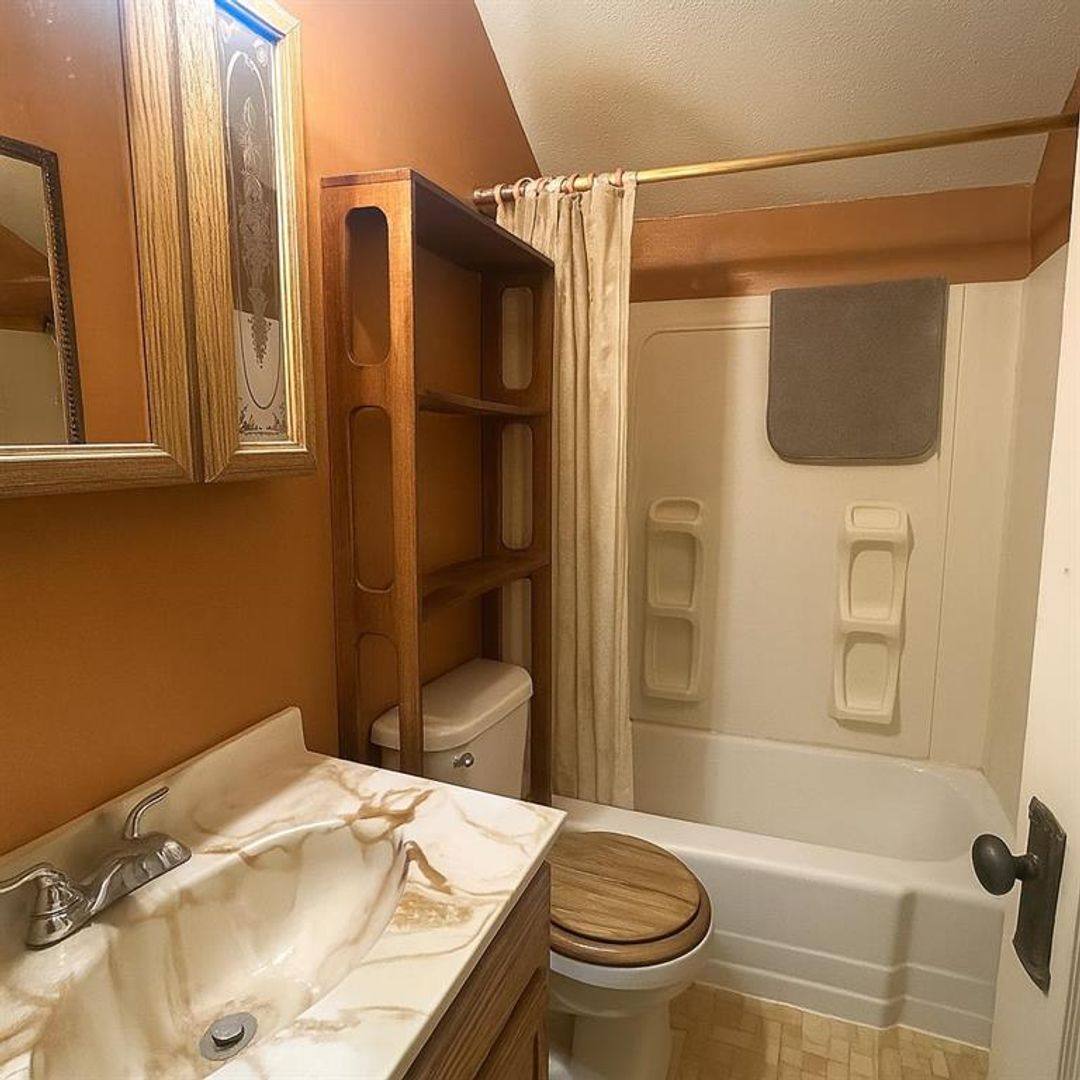 House for rent at 418 Orchard Park, Loves Park, IL 61111