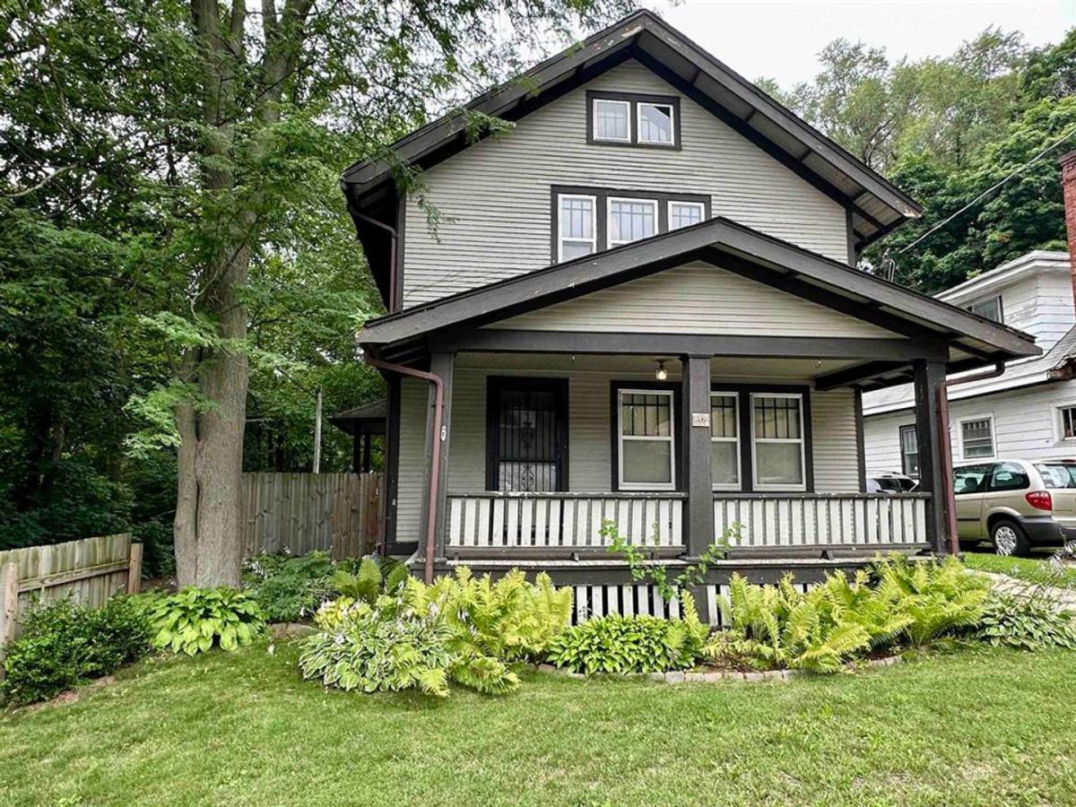 House for rent at 418 Orchard Park, Loves Park, IL 61111