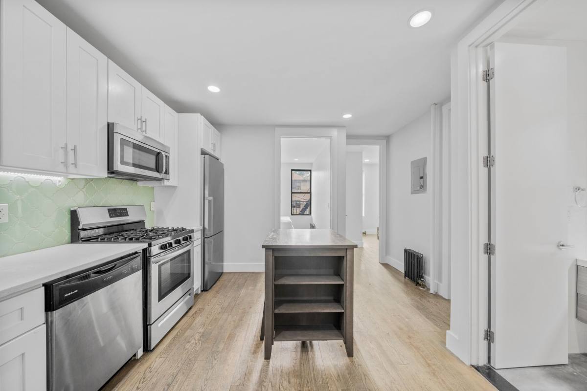 Apartment for rent at 2427 Hoffman St, Bronx, NY 10458