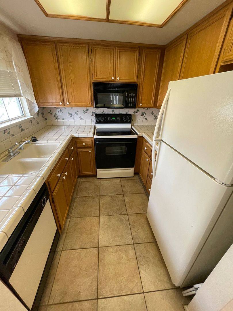 Condo for rent at 19121 Palo Verde Dr, Apple Valley, CA 92308