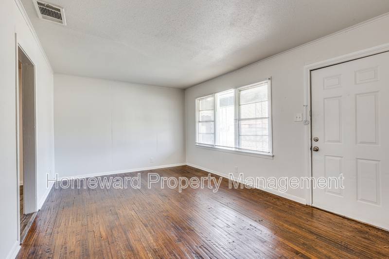 House for rent at 4256 Standish Rd, Fort Worth, TX 76133