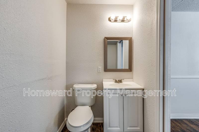 House for rent at 4256 Standish Rd, Fort Worth, TX 76133