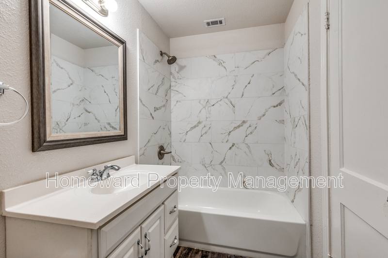 House for rent at 4256 Standish Rd, Fort Worth, TX 76133