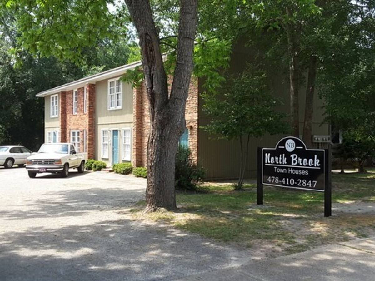 Townhouse for rent at 810 Euclid St, Dublin, GA 31021