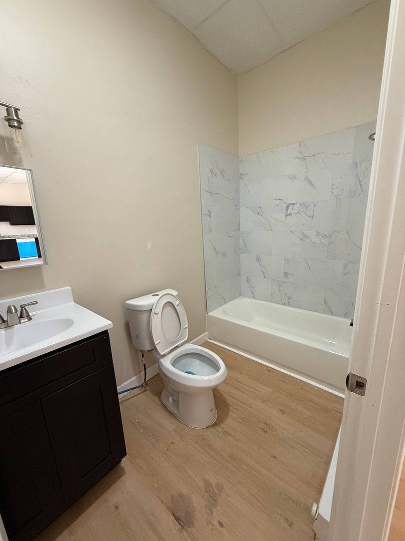 Apartment for rent at 137 W 4th St, Mount Carmel, PA 17851