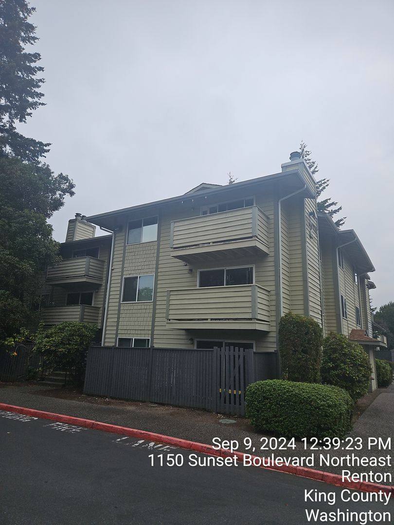 Condo for rent at 1150 Sunset Blvd NE, Renton, WA 98056