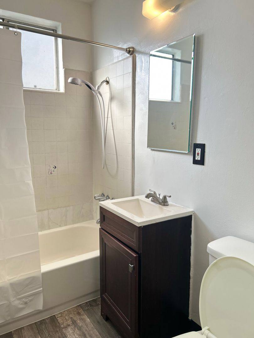 Apartment for rent at 1622 W 81st St, Los Angeles, CA 90047