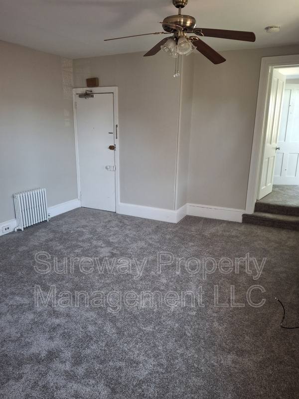 Apartment for rent at 212 E Broad St #2, Burlington, NJ 08016