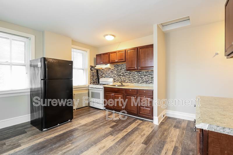 Apartment for rent at 212 E Broad St #2, Burlington, NJ 08016