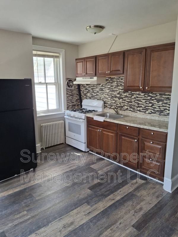 Apartment for rent at 212 E Broad St #2, Burlington, NJ 08016