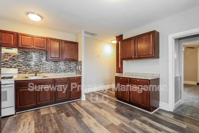 Apartment for rent at 212 E Broad St #2, Burlington, NJ 08016