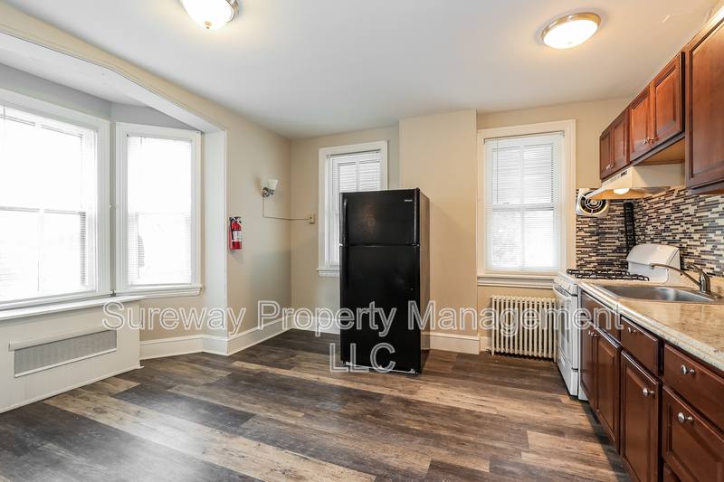 Apartment for rent at 212 E Broad St #2, Burlington, NJ 08016