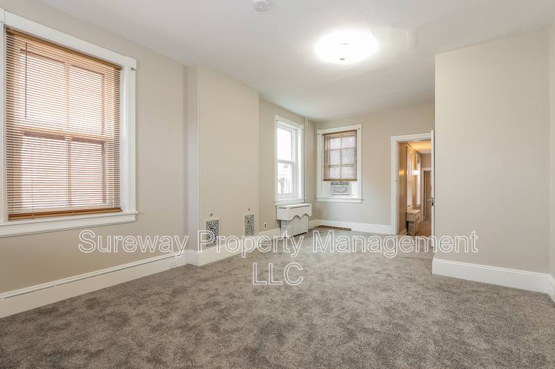 Apartment for rent at 212 E Broad St #2, Burlington, NJ 08016