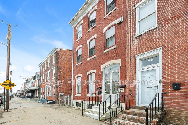 Apartment for rent at 212 E Broad St #2, Burlington, NJ 08016