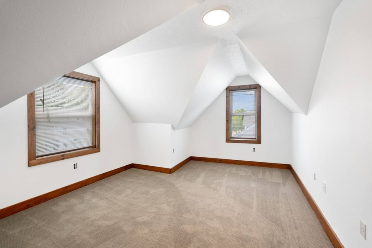 Apartment for rent at 1015 W 22nd St, Cedar Falls, IA 50613