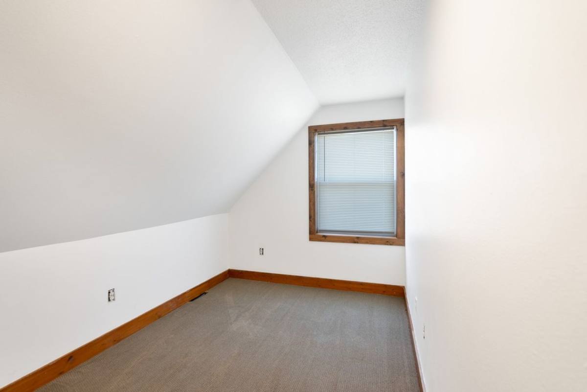 Apartment for rent at 1015 W 22nd St, Cedar Falls, IA 50613