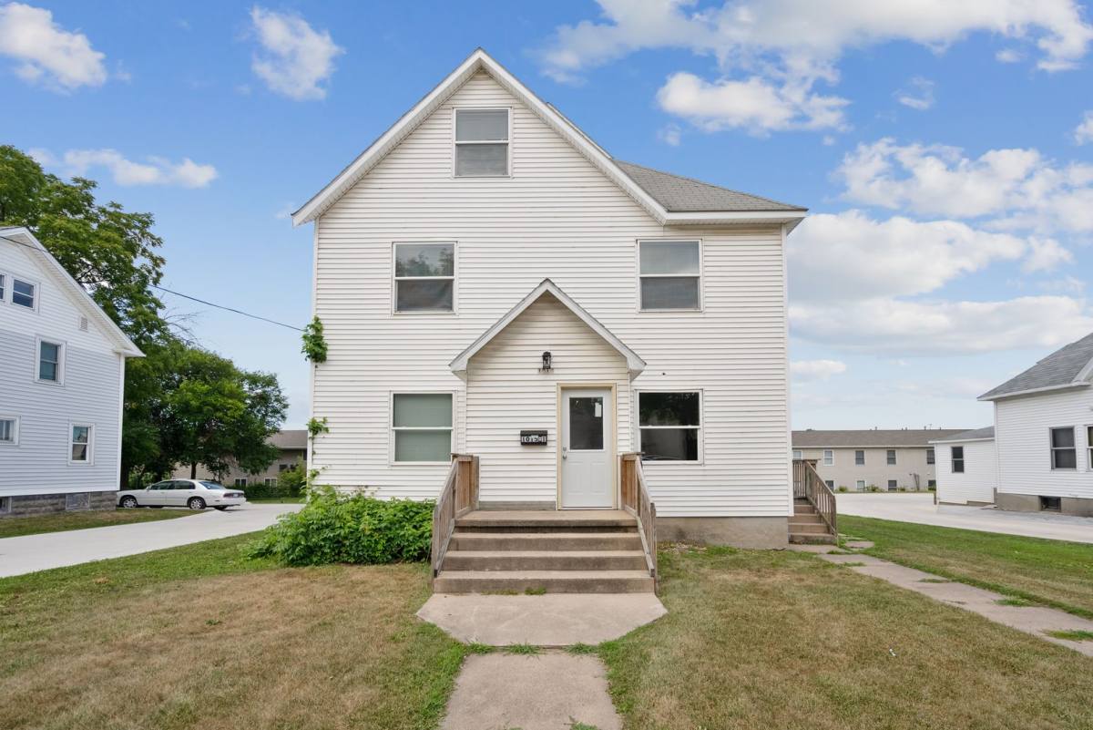 Apartment for rent at 1015 W 22nd St, Cedar Falls, IA 50613