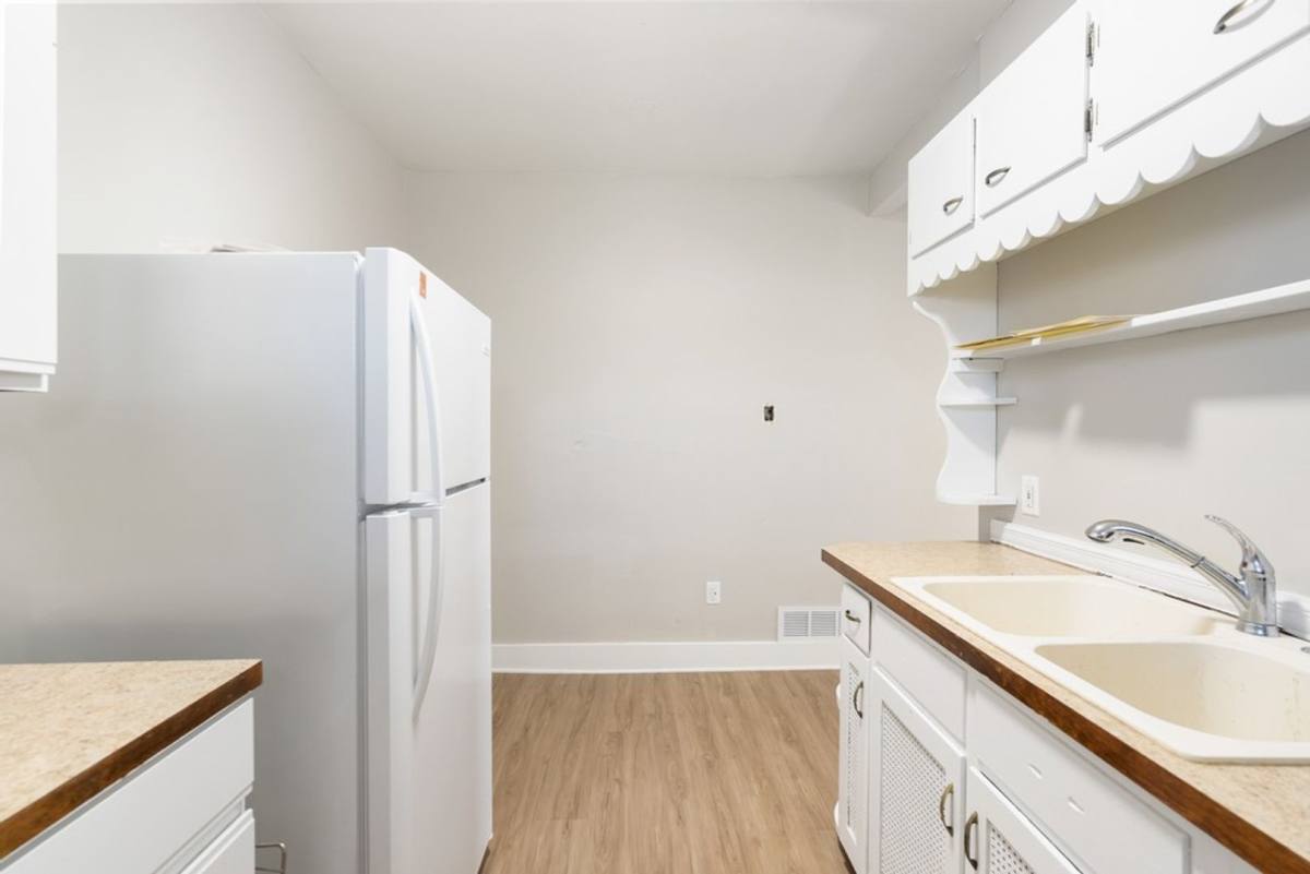 Apartment for rent at 1015 W 22nd St, Cedar Falls, IA 50613