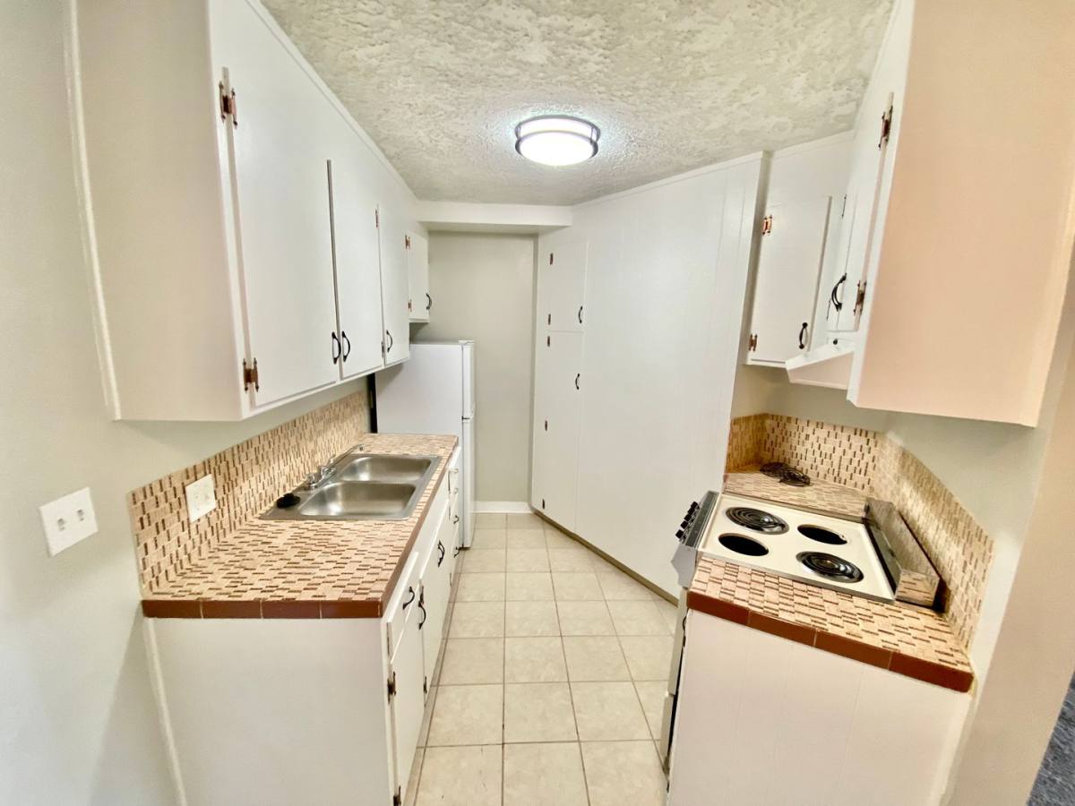 Apartment for rent at 2580 E Tahquitz Canyon Way, Palm Springs, CA 92262