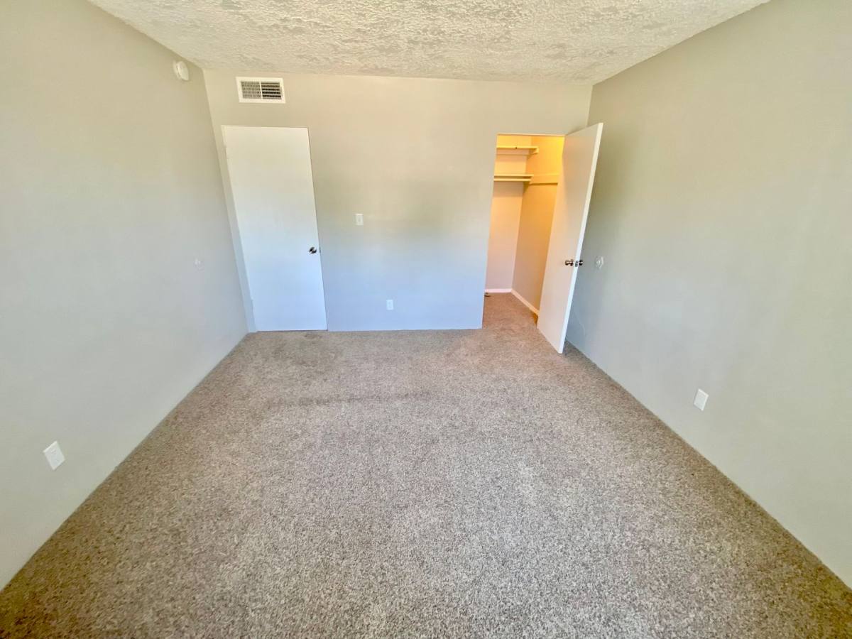 Apartment for rent at 2580 E Tahquitz Canyon Way, Palm Springs, CA 92262