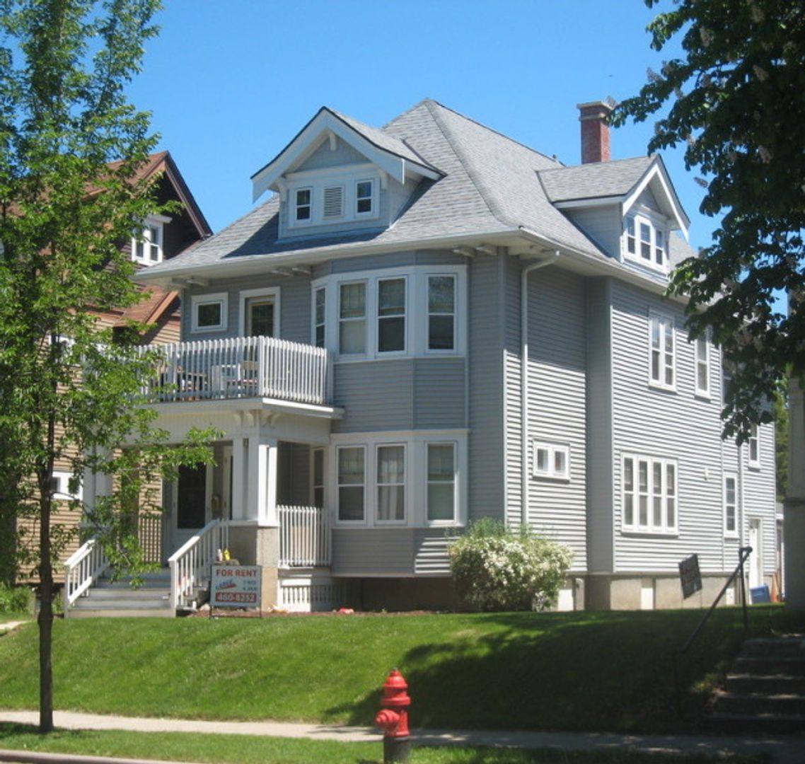 Townhouse for rent at 3244 - 3246 N Oakland Ave, Milwaukee, WI 53211