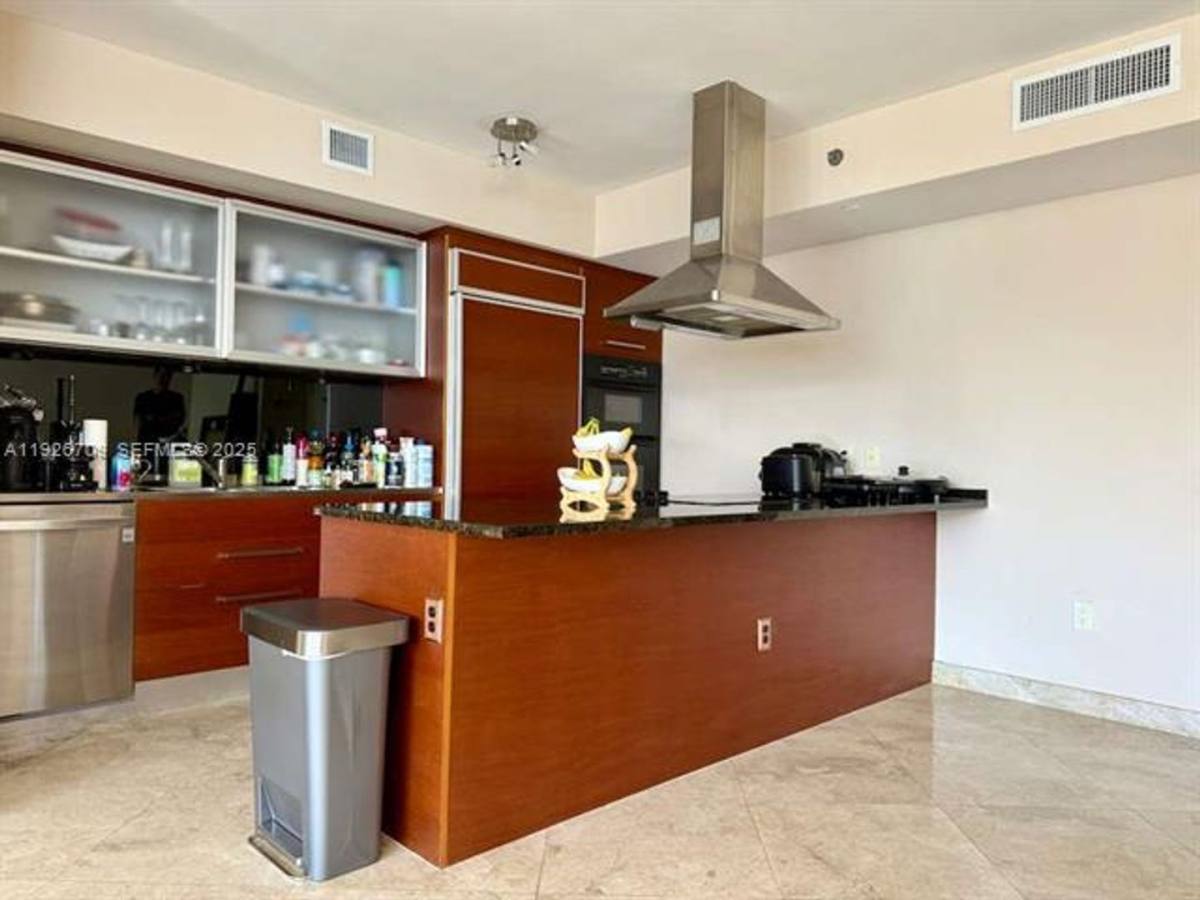 Apartment for rent at 1850 S Ocean Dr, Hallandale, FL 33009