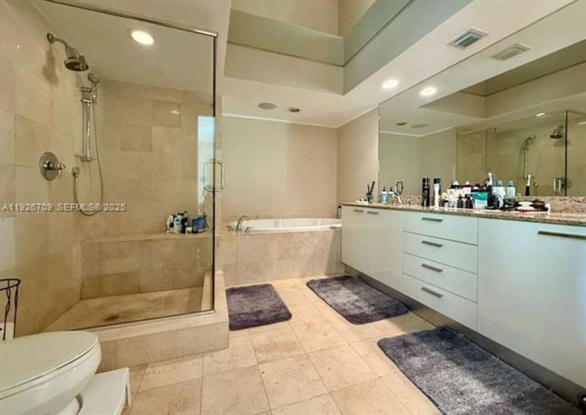 Apartment for rent at 1850 S Ocean Dr, Hallandale, FL 33009