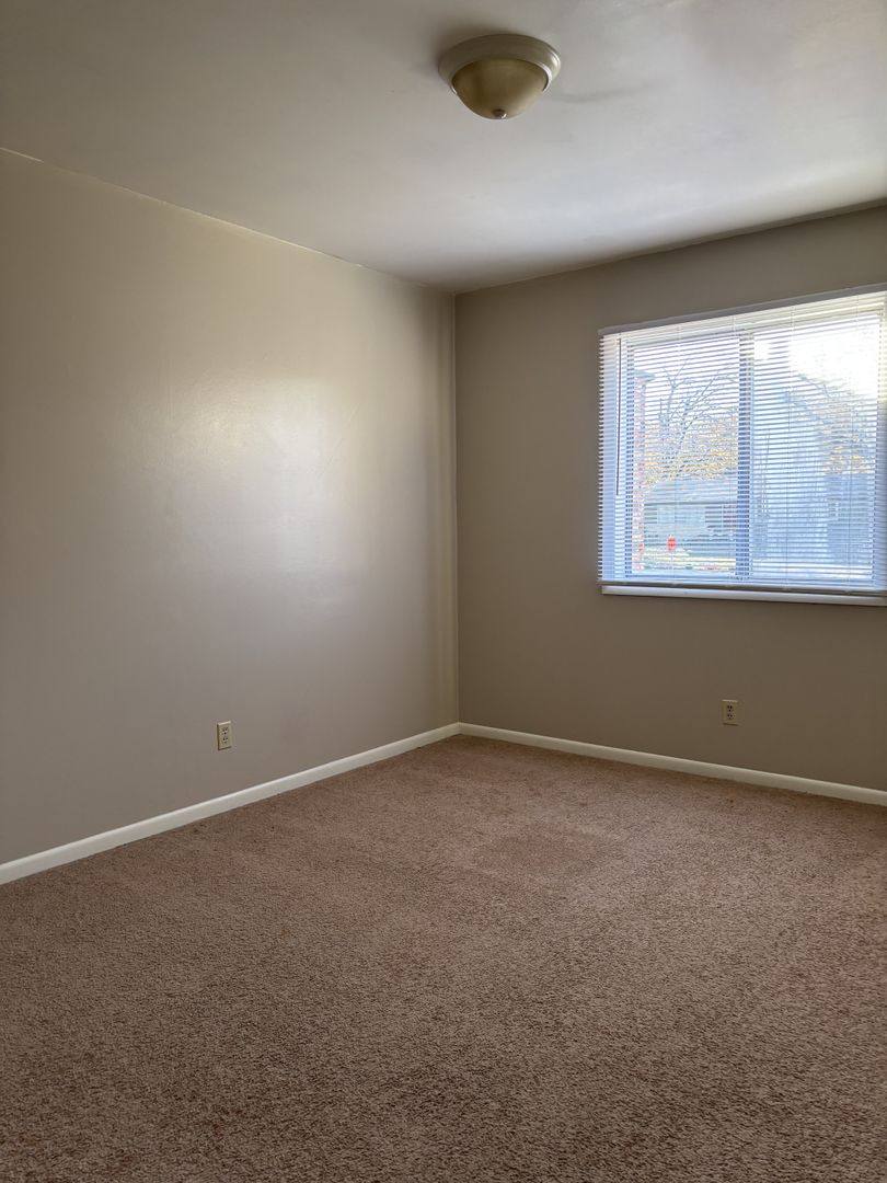 Apartment for rent at 1414 SW 27th St, Topeka, KS 66611