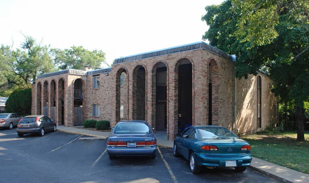 Apartment for rent at 1414 SW 27th St, Topeka, KS 66611