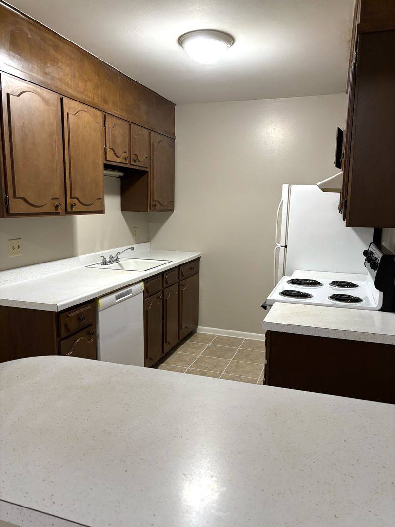 Apartment for rent at 1414 SW 27th St, Topeka, KS 66611