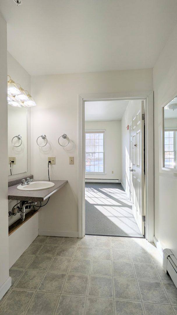 Apartment for rent at 44 Sewall St, Augusta, ME 04330