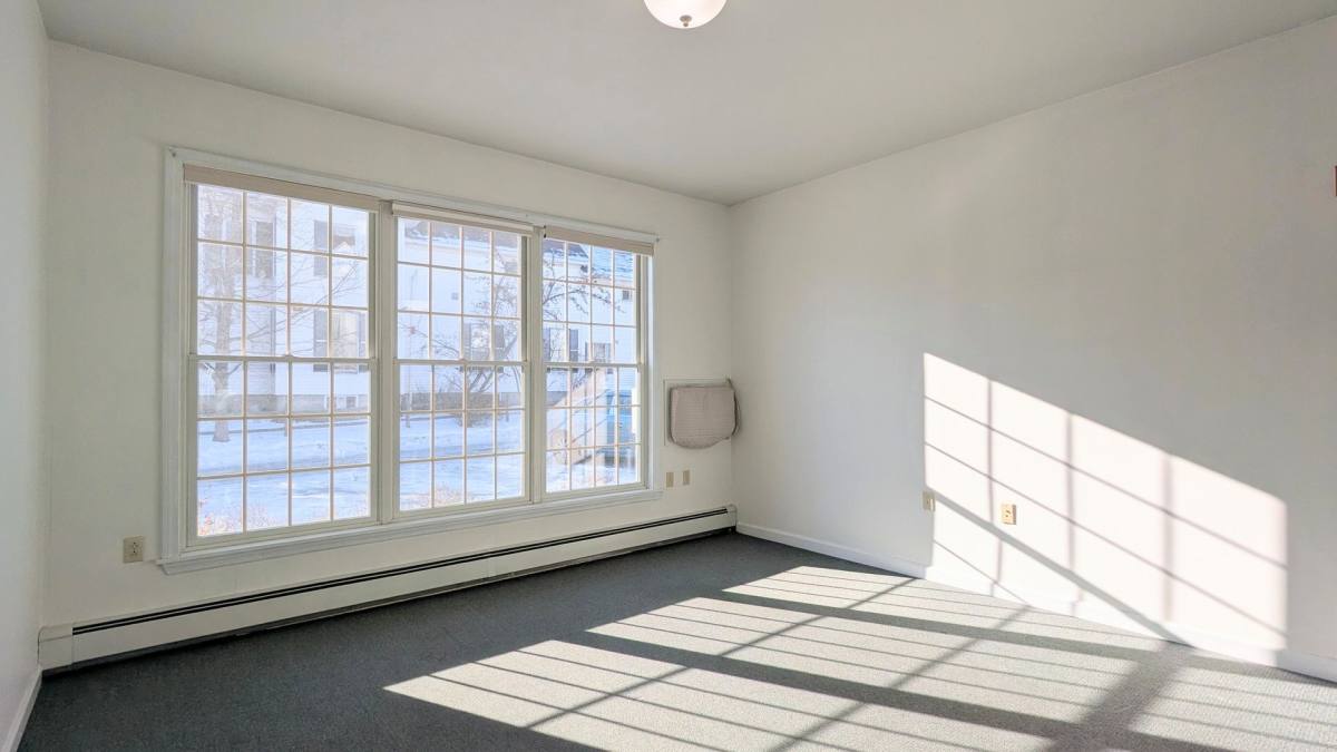 Apartment for rent at 44 Sewall St, Augusta, ME 04330