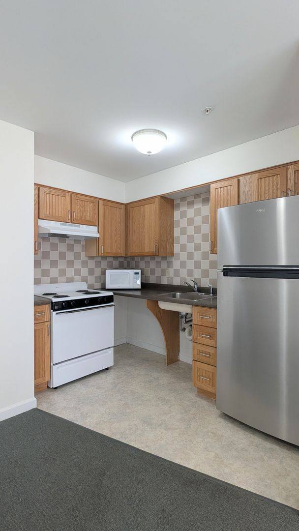 Apartment for rent at 44 Sewall St, Augusta, ME 04330