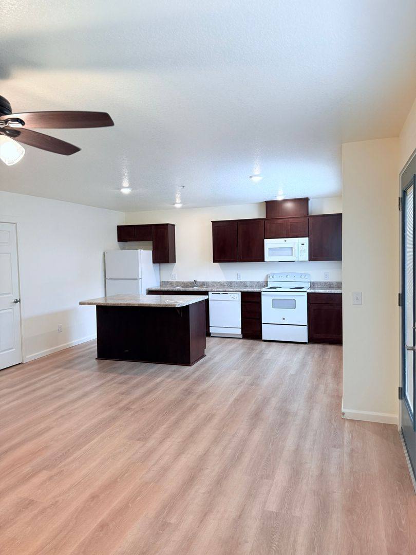 Apartment for rent at 11018 NE 18th St, Vancouver, WA 98684